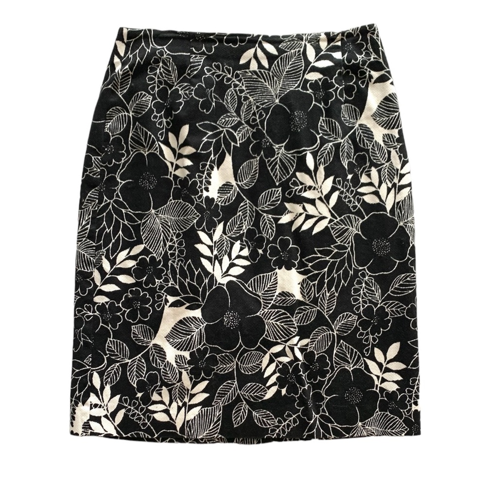 2/$15 Pursuits, Ltd. Floral black and white skirt, 6